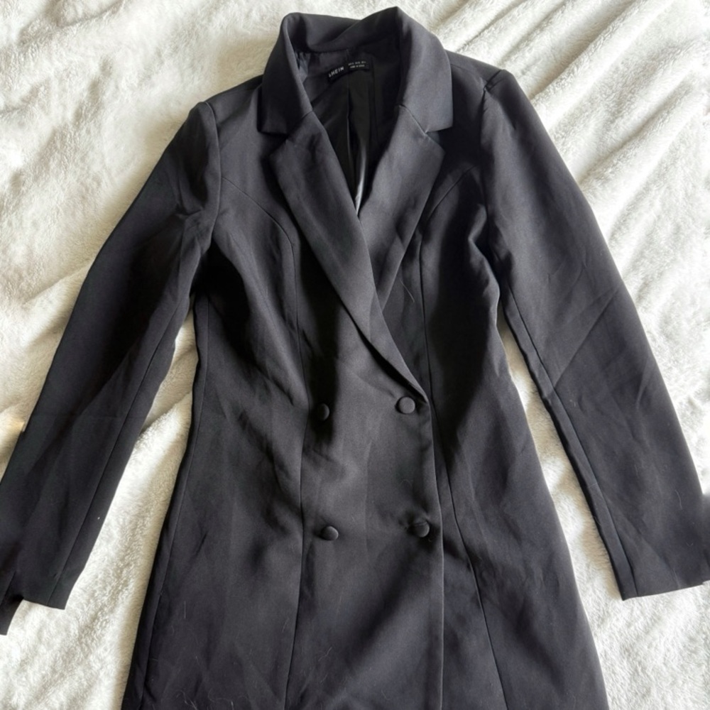 Elegant Black Double-Breasted Women's Coat